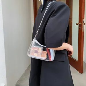 Sac hobo transparent en PVC pour femme avec bordure blanche et bandoulière élégante
