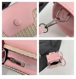 Detailaufnahme der Stroh-Patchwork-Tasche mit Silberbeschlägen und rosa Ledertextur