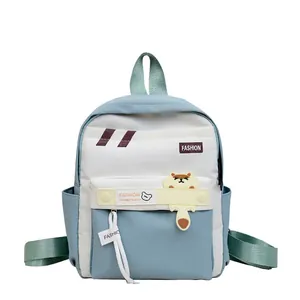 Zaino scolastico blu e bianco con simpatico pupazzo per bambini delle elementari