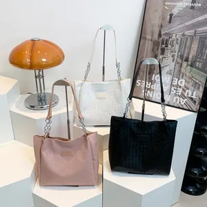 Large Capacity Weave Tote Bag For Women PU Leather Woven Shoulder Bag With Chain Strap Fashion Commuter Shopper Handbag