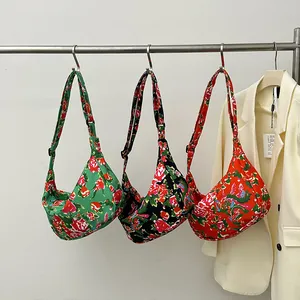 Borse a tracolla a mezzaluna in nylon con stampa floreale in verde, nero e rosso regolabile