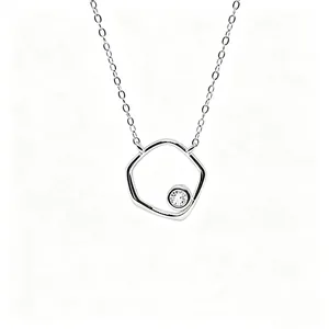 Collier minimaliste en argent 925 avec pendentif irrégulier et zircone blanc brillant