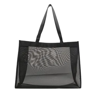 Bolso tote minimalista de malla negra con gran capacidad para la playa o las compras