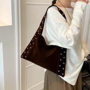 Sac Fourre-tout Vintage en Suédine pour Femmes avec Oeillets Métalliques et Rivets Sac à Main de Mode avec Pochette Marron
