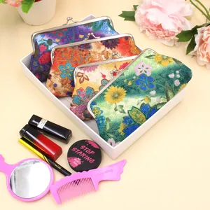 Porte-Monnaie Vintage Broderie Florale Avec Fermoir Baiser Cadre En Métal Pochette En Tissu Brocart Oriental Pour Femmes Style Rétro