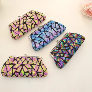 Damen Vintage Pailletten Geometrisch Dreieck Clutch Tasche Metall Clipverschluss Münzgeldbörse Abend Party Mini Handtasche