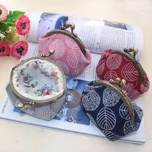 Retro canvas clasp coin purse set with leaf embroidery and vintage metal closure