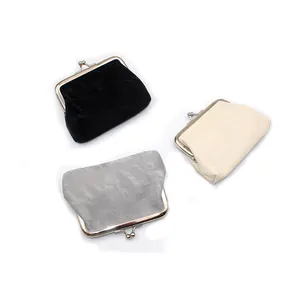 Drie retro PU-fluwelen portemonnees met metalen kliksluiting in zwart wit en zilver