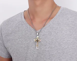 Collana da uomo con ciondolo a croce bicolore in acciaio inossidabile e catena box