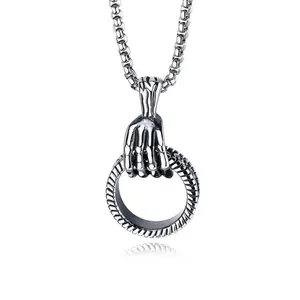 Punk skeleton hand claw ring pendant necklace in vintage steel with box chain link