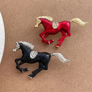 Vintage Galloping Horse Brooch Alloy Enamel Rhinestone Animal Lapel Pin For Women Men Suit Dress Elegant Jewelry Accessory