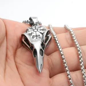 Collar de calavera de cuervo vikingo con runa Vegvisir grabada en plata retro