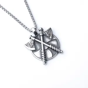 Collier vintage en acier inoxydable avec pendentif bouclier et haches sur chaîne box