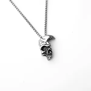 Collana con Pendente in Lega a Forma di Teschio Croce Serpente Animale per Uomo Donna Punk Gotico Gioielli da Festa