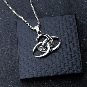 Pendentif nœud celtique vintage en acier inoxydable avec chaîne boîte sur boîte noire