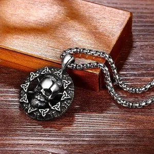 Collana vichinga con ciondolo a teschio e nodi celtici in acciaio inox per uomo
