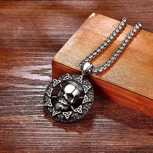 Collana con Pendente in Lega e Catena in Acciaio Inossidabile Vintage per Uomo Gioielli Nordici Gothic Viking Odin Teschio Leone Croce Martello di Thor