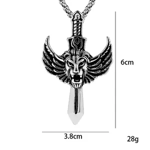 Collana punk con testa di leone e spada in acciaio inossidabile vintage con ali
