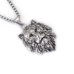 Collana con pendente a testa di leone in argento vintage con catena a scatola da uomo