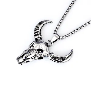 Collana con pendente a testa di toro vichingo vintage in acciaio inossidabile lucido uomo