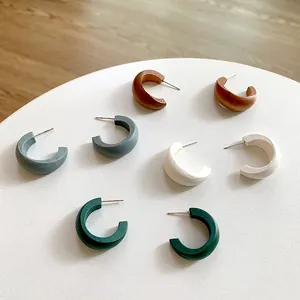 Vintage C-Shaped Wooden Hoop Stud Earrings Minimalist Geometric Round Wood Earrings For Women Fashion Jewelry Daily Wear Gift