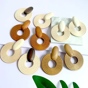 Bohemian Vintage Natural Wood Geometric Drop Earrings Large Round Concentric Circle Spiral Texture Wood Dangle Earrings For Women Jewelry