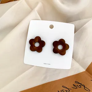 Korean Style Vintage Wood Flower Stud Earrings For Women Minimalist Brown Wooden Floral Hollow Pierced Earrings Jewelry Gift