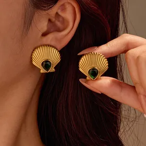 Retro 18K gold plated shell-shaped earrings with teardrop emerald zircon stones