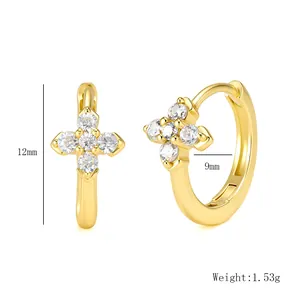 Détail des créoles trèfle en argent S925 plaqué or 14K avec taille 12mm et 9mm