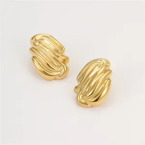 Orecchini a righe verticali placcati oro 18K dal design minimalista ed elegante