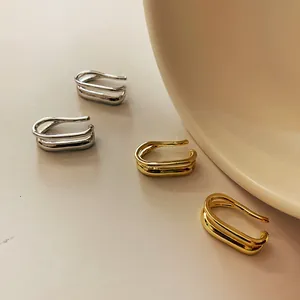 Vierer-Set goldene und silberne doppelstöckige U-Ohrklemmen mit minimalistischem Metallfinish