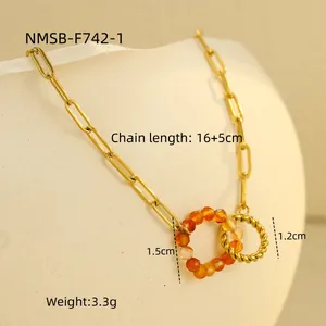 Retro roestvrijstalen armband met oranje kralen en in elkaar grijpende ringen aan de ketting
