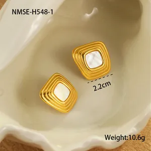 Details quadratischer Achat-Ohrstecker mit Maßen und Gewichtsinformationen