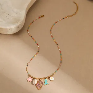 Collana di perline colorate con pendenti da spiaggia conchiglia e stella marina