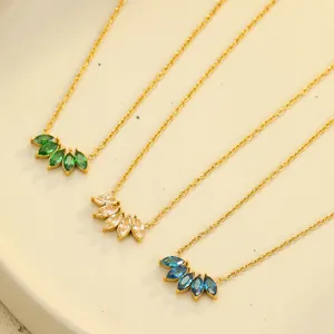 Collana in acciaio inossidabile con pendente a petalo in zircone taglio marquise