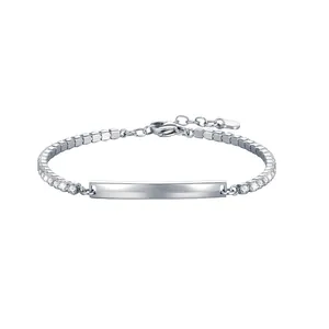 Pulsera minimalista de acero plateado con pavé de diamantes y placa grabable para mujer