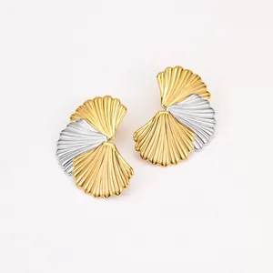 Minimalistische zweifarbige strukturierte Muschelohrringe in Gold und Silber Stahl