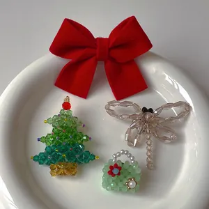 Broche en Cristal Perlé à la Main Sapin de Noël Libellule Mini Sac Nœud en Velours Bijoux de Mode pour Femmes