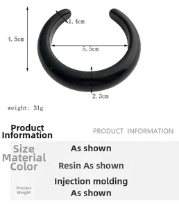 Detailed size specifications for thick black resin bracelet showing inner diameter of 5.5cm