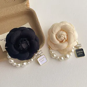 Eleganter Stoff Kamelie Brosche Für Damen Imitationsperle Zirkonia Good Luck Anhänger Vintage Blume Pin Accessoire