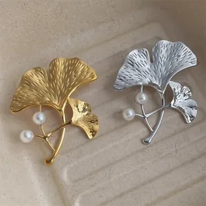 Élégante Broche Feuille de Ginkgo en Acier Inoxydable Plaqué Or 18K Avec Künstliche Perles Broche de Feuille Exquise pour Femme