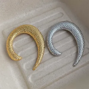 Spilla Minimalista In Acciaio Inossidabile Martellato A Forma Di U Placcata Oro 18K Spilla Per Uomo Donna Regalo Di Gioielli Unici