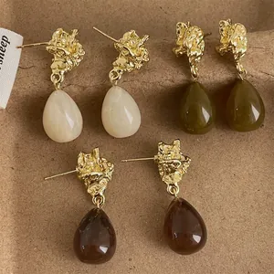 Vintage Irregular Gold Textured Alloy Acrylic Water Drop Drop Earrings For Women Elegant French Retro Teardrop Dangle Earrings Jewelry