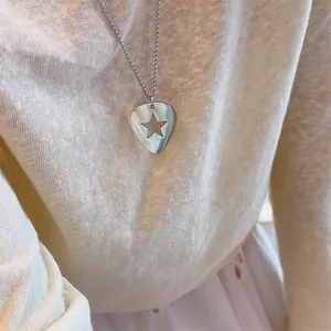 Silberne Halskette im Punk-Stil mit Gitarrenplektrum-Anhänger und Stern für Damen und Herren