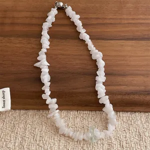 Irregular Natural Stone Necklace For Women White Crystal Chip Choker With Alloy Pendant Boho Vacation Jewelry Gift