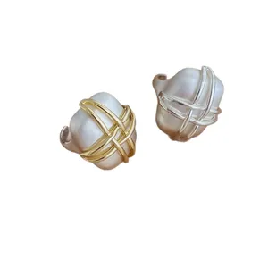 Bague carrée ovale au design artistique avec fils de fer dorés et argentés