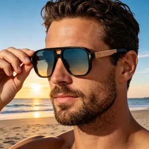 Lunettes de soleil carrées polarisées pour hommes avec branches gravées dorées et verres