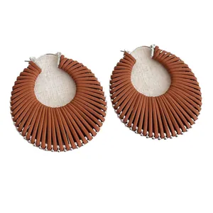 Boucles d'oreilles créoles vintage marron foncé avec suédine et perles argentées