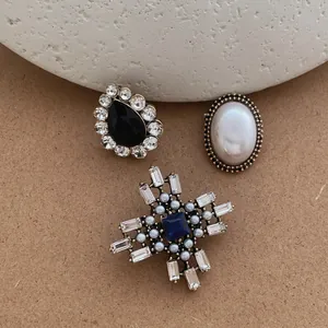 Vintage Baroque Brooches For Women Gold Plated Metal Faux Pearl Rhinestone Blue Black Stone Cross Oval Waterdrop Suit Pin
