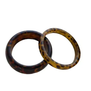 Fashion leopard print resin bangle set with wide and thin bracelets in tortoise shell style